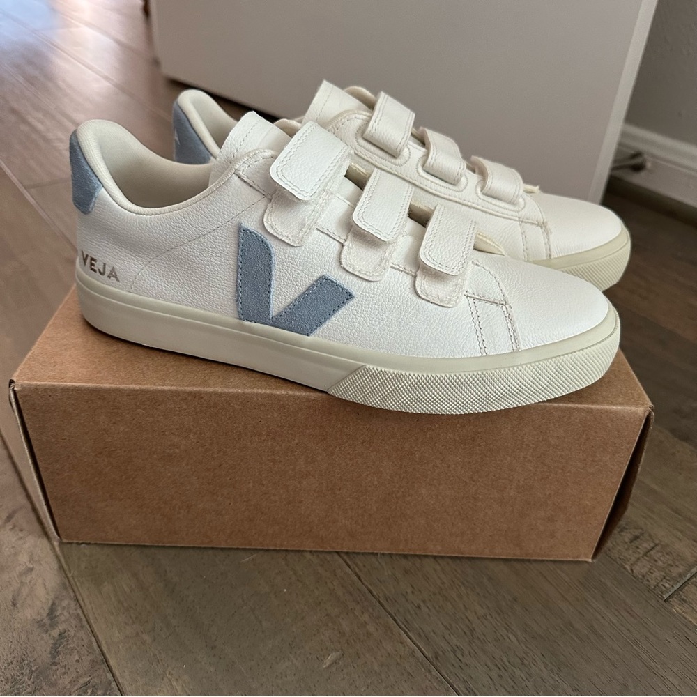 Women’s Veja Recife Logo Chromefree Velcro Sneakers Shoes with Blue Logo Size 10